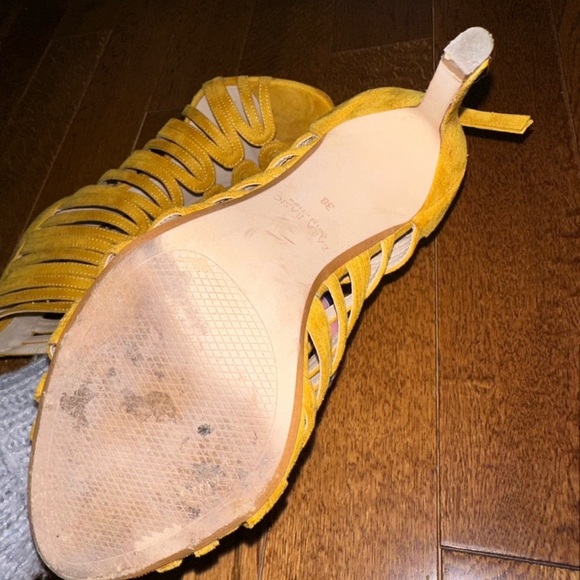 Caged suede heels - Picture 7 of 10